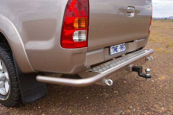 3614100 - Hilux 2005+ - Step Tow Bar