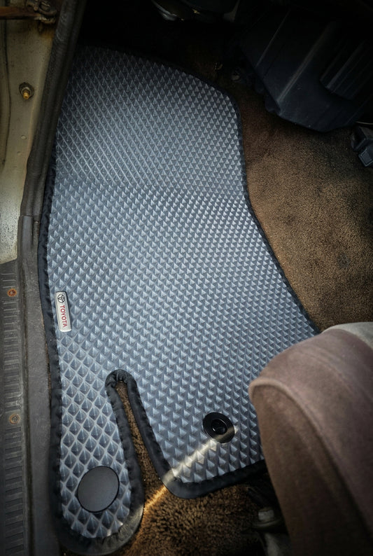Custom fit floor mats for the RHD Land Cruiser HJ61, BJ60, FJ60